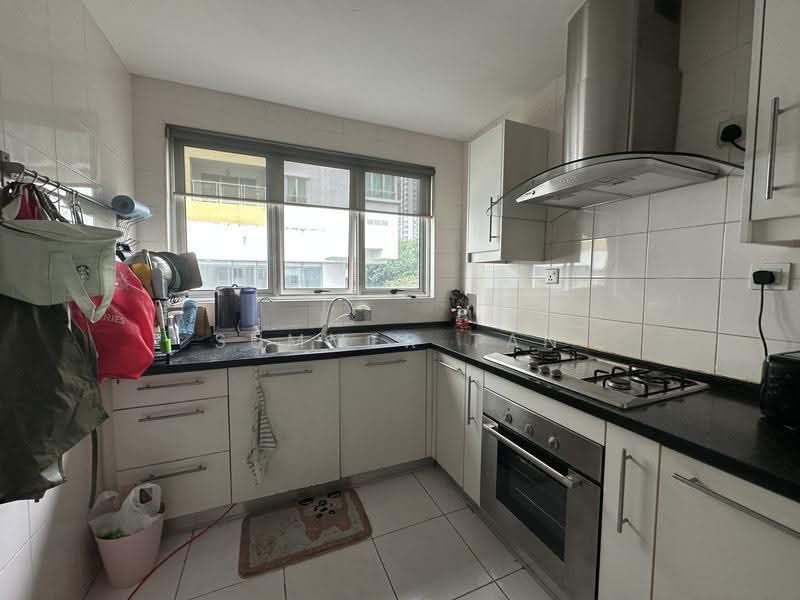 Kediaman Servis untuk Dijual di Kiara Designer Suites - Summer Tan - Kitchen - PropertyGuru.com.my