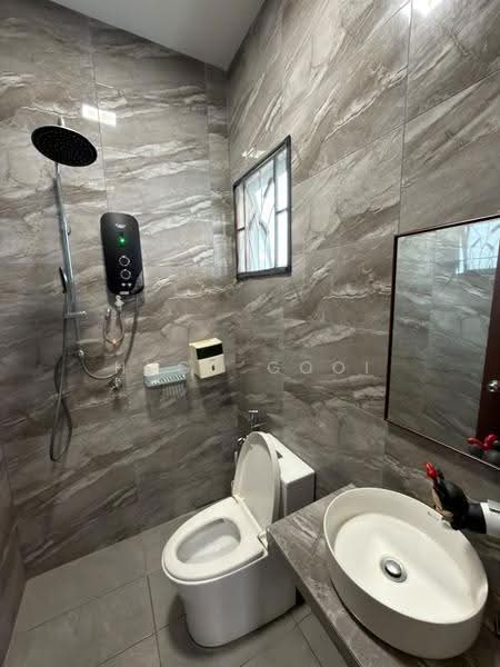 Rumah Banglo untuk Dijual di Alam Damai (Cheras) - Hugo Gooi - Bathroom - PropertyGuru.com.my