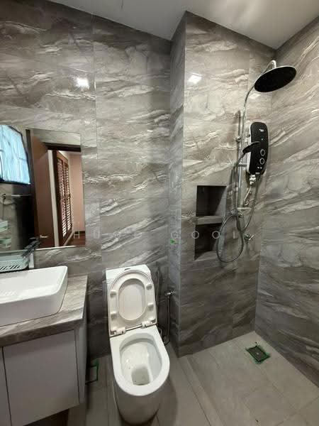 Rumah Banglo untuk Dijual di Alam Damai (Cheras) - Hugo Gooi - Bathroom - PropertyGuru.com.my