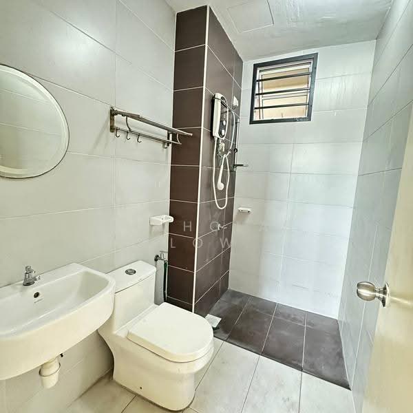Apartment for Rent at Nusa Heights (Nusa Puncak) - Nicholas Low - Bathroom - PropertyGuru.com.my