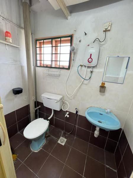 Apartment for Rent at Ria Apartment - Crystal Lum - Bathroom - PropertyGuru.com.my
