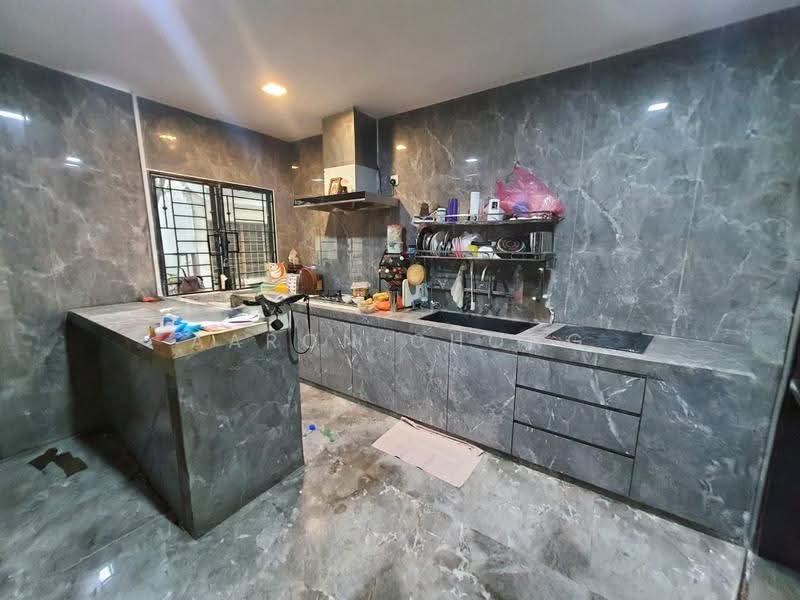 2-storey Terraced House for Sale in TAMAN PUCHONG UTAMA (Puchong) - Aaron Chong - Kitchen - PropertyGuru.com.my