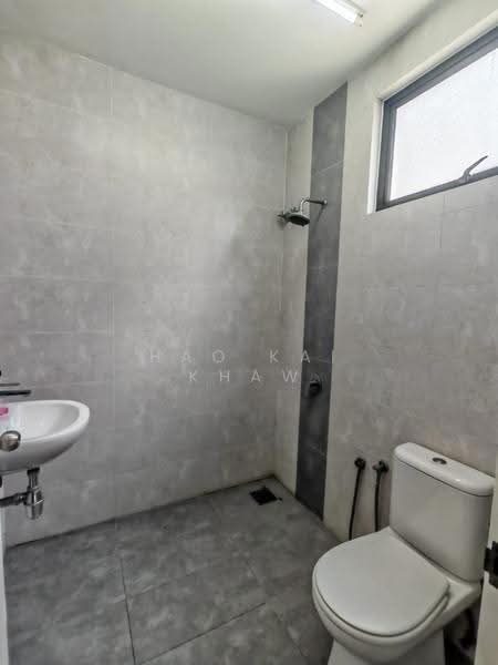 3-storey Terraced House for Sale in Setia Utama (Setia Alam) - Hao Kai Khaw - Bathroom - PropertyGuru.com.my