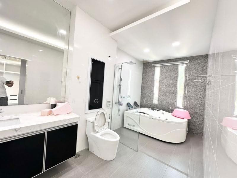 2.5-storey Terraced House for Rent in Skudai (Johor) - Angel Lee - Bathroom - PropertyGuru.com.my