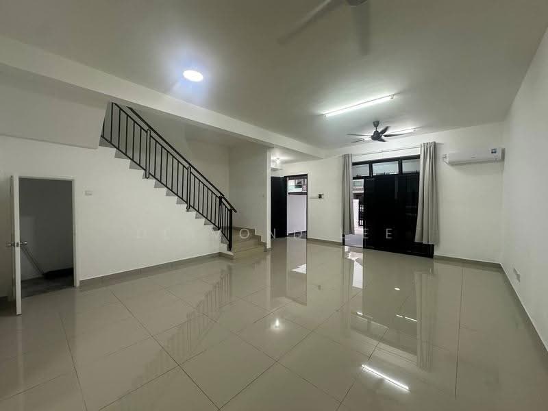 Rumah Teres 2-Tingkat untuk Disewa di Taman Sri Pulai Perdana (Skudai) - Desmond Lee - Living Room - PropertyGuru.com.my