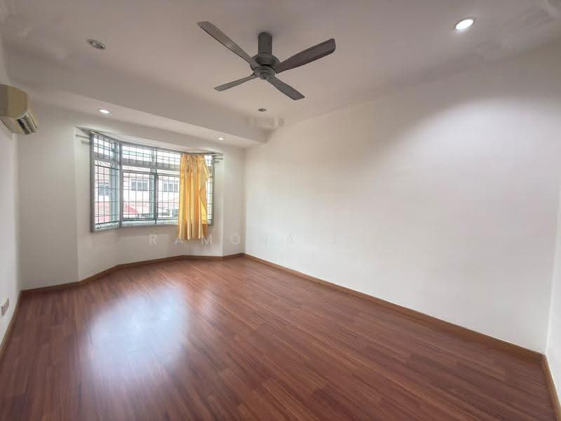 2-storey Terraced House for Sale in Taman Cheng Perdana 1 (Cheng) - Ramona Tan - Living Room - PropertyGuru.com.my
