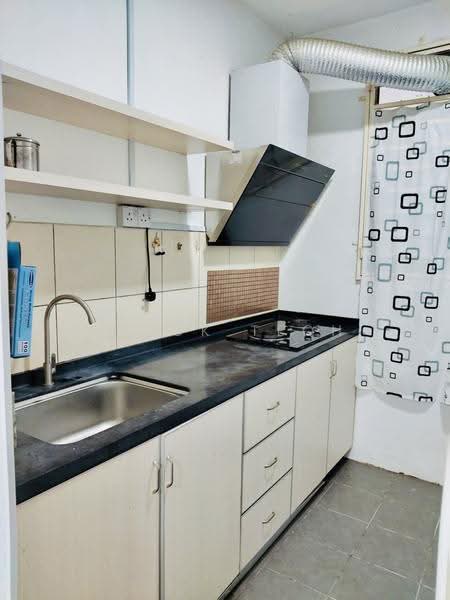 Apartment for Rent at E Residence @ Telipok - Arick Teoh - Kitchen - PropertyGuru.com.my