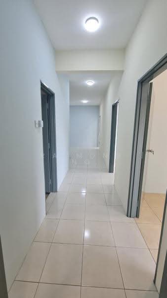 Kondominium untuk Disewa di Unipark Condominium - Raymond Ng - Corridor - PropertyGuru.com.my
