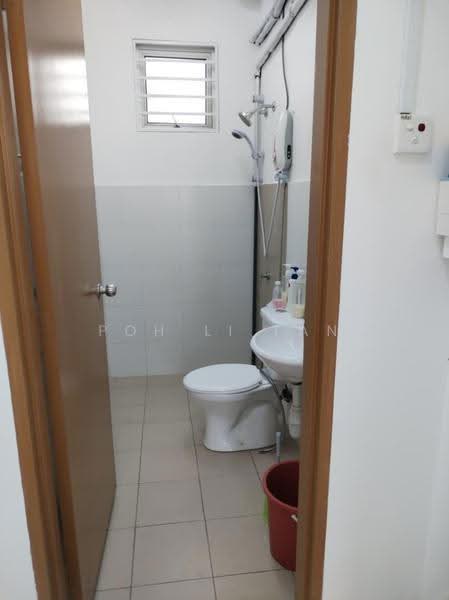 Pangsapuri untuk Disewa di Asteria - Poh Li Tan - Bathroom - PropertyGuru.com.my
