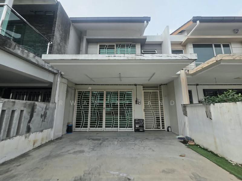Rumah Teres 2-Tingkat untuk Dijual di Bandar Saujana Putra (Tanjong Duabelas) - Irwan Affandi - Exterior - PropertyGuru.com.my