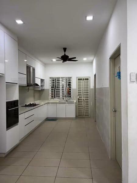 Rumah Teres 2-Tingkat untuk Dijual di Bandar Saujana Putra (Tanjong Duabelas) - Irwan Affandi - Kitchen - PropertyGuru.com.my