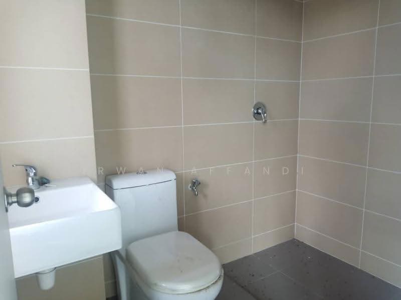 Rumah Teres 2-Tingkat untuk Dijual di Bandar Saujana Putra (Tanjong Duabelas) - Irwan Affandi - Bathroom - PropertyGuru.com.my