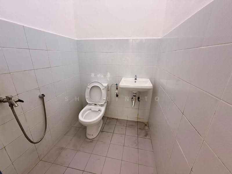 1-storey Terraced House for Sale in Johor Bahru (Johor) - Sherlin To - Bathroom - PropertyGuru.com.my