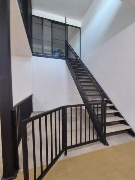 Shop for Rent in Saujana Utama (Puncak Alam) - Wan Azima - Interior - PropertyGuru.com.my