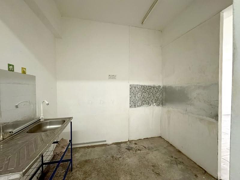 Pangsapuri untuk Dijual di Skyridge Apartment - Eddy Lim - Kitchen - PropertyGuru.com.my