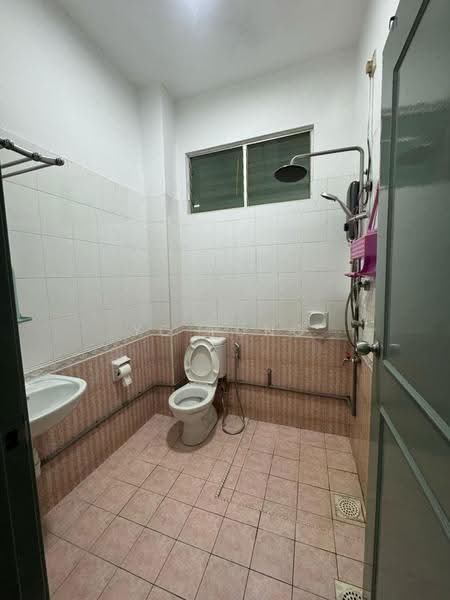Rumah Teres 1-Tingkat untuk Disewa di Taman Impian Emas (Skudai) - YC Fung - Bathroom - PropertyGuru.com.my