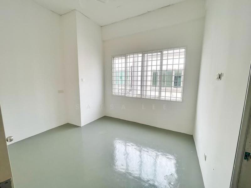 Shop for Rent in Pusat Perdagangan Danga Utama (Johor Bahru) - Sausa Lee - Interior - PropertyGuru.com.my