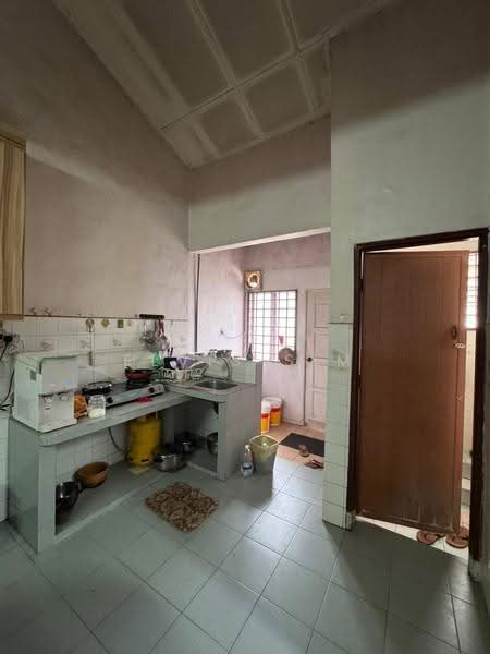 1-storey Terraced House for Rent in Bandar Baru Permas Jaya (Permas Jaya) - Elvis Sim - Kitchen - PropertyGuru.com.my