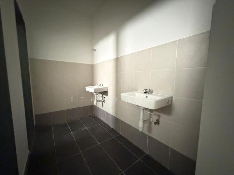Kedai / Pejabat untuk Disewa di Bandar Baru Permas Jaya (Permas Jaya) - Ethan Lim - Bathroom - PropertyGuru.com.my