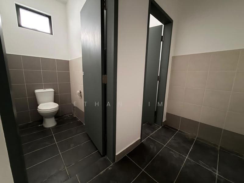 Kedai / Pejabat untuk Disewa di Bandar Baru Permas Jaya (Permas Jaya) - Ethan Lim - Bathroom - PropertyGuru.com.my