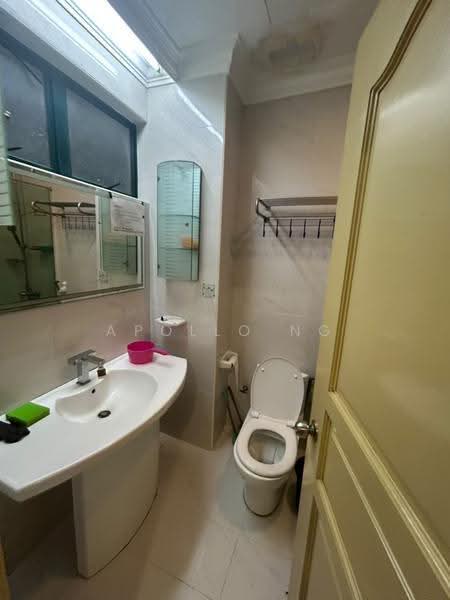 Condominium for Rent at Corinthian Condominium - Apollo Ng - Bathroom - PropertyGuru.com.my