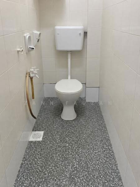 Pangsapuri untuk Dijual di Mawar Apartment - Zann Fauzan - Bathroom - PropertyGuru.com.my