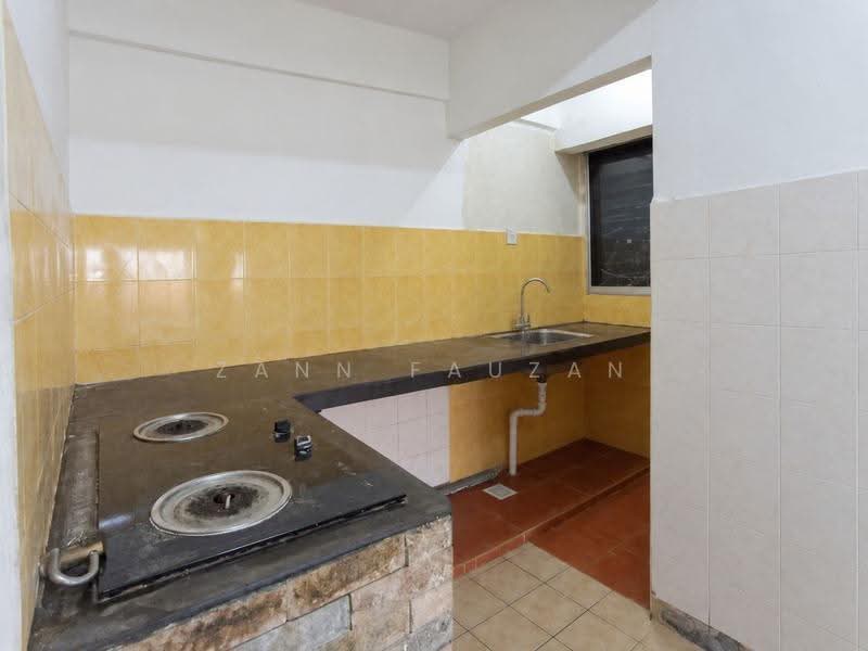 Pangsapuri untuk Dijual di Mawar Apartment - Zann Fauzan - Kitchen - PropertyGuru.com.my