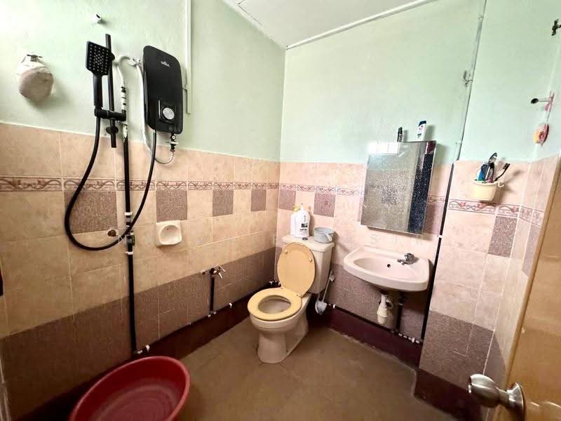 Rumah Teres 2-Tingkat untuk Dijual di Seksyen 1 Bandar Baru Bangi (Bandar Baru Bangi) - Nadzmie Nasir - Bathroom - PropertyGuru.com.my