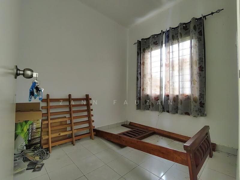 2-storey Terraced House for Sale in Bandar Bukit Beruntung (Bukit Beruntung) - Zann Fauzan - Bedroom - PropertyGuru.com.my
