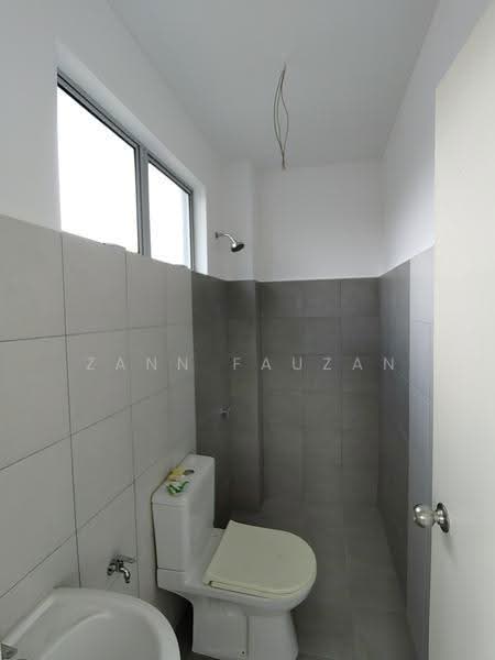 2-storey Terraced House for Sale in Bandar Bukit Beruntung (Bukit Beruntung) - Zann Fauzan - Bathroom - PropertyGuru.com.my