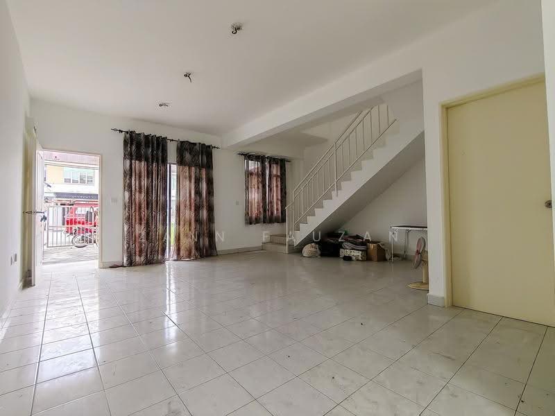 2-storey Terraced House for Sale in Bandar Bukit Beruntung (Bukit Beruntung) - Zann Fauzan - Living Room - PropertyGuru.com.my