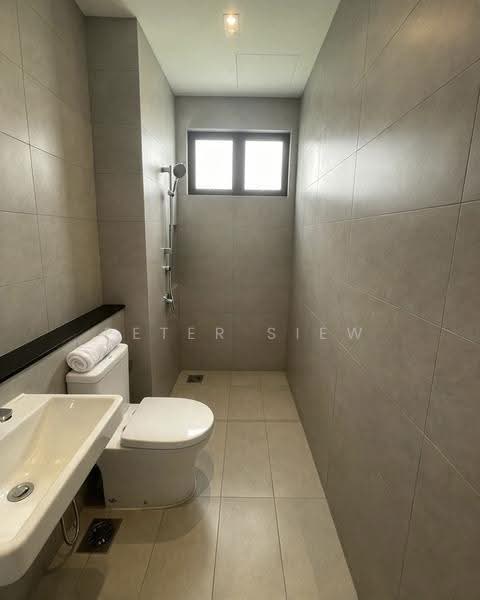 Rumah Teres 2-Tingkat untuk Dijual di Leisure Farm (Gelang Patah) - Peter Siew - Bathroom - PropertyGuru.com.my
