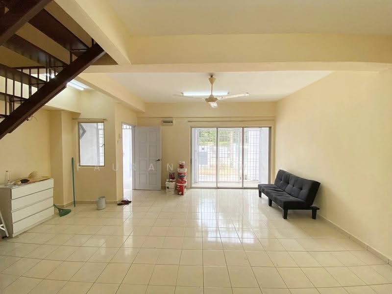 2-storey Terraced House for Sale in Bandar Baru Bangi (Selangor) - Fauran Nawawi - Living Room - PropertyGuru.com.my