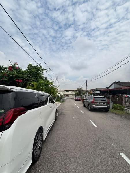 Rumah Teres untuk Dijual di Taman Desa Cemerlang (Ulu Tiram) - June Tan - Exterior - PropertyGuru.com.my