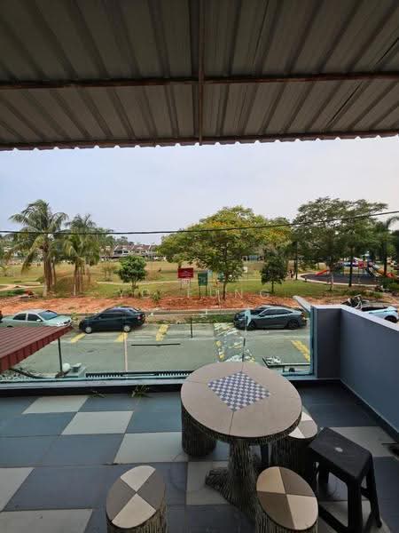 Rumah Teres 2-Tingkat untuk Disewa di Taman Mount Austin (Tebrau) - YC Fung - Balcony - PropertyGuru.com.my