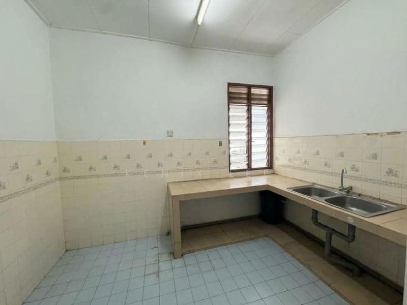 Apartment for Rent at Subang Perdana Goodyear Court 6 - Kenix Lee - Kitchen - PropertyGuru.com.my