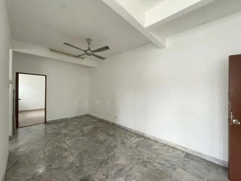 Apartment for Rent at Subang Perdana Goodyear Court 6 - Kenix Lee - Living Room - PropertyGuru.com.my