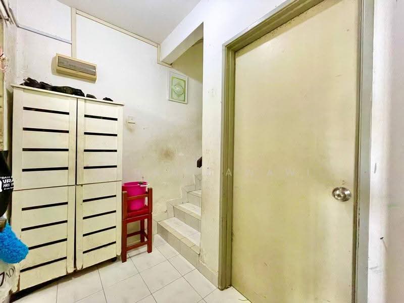 3-storey Terraced House for Sale in Batu Caves (Selangor) - Fauran Nawawi - PropertyGuru.com.my