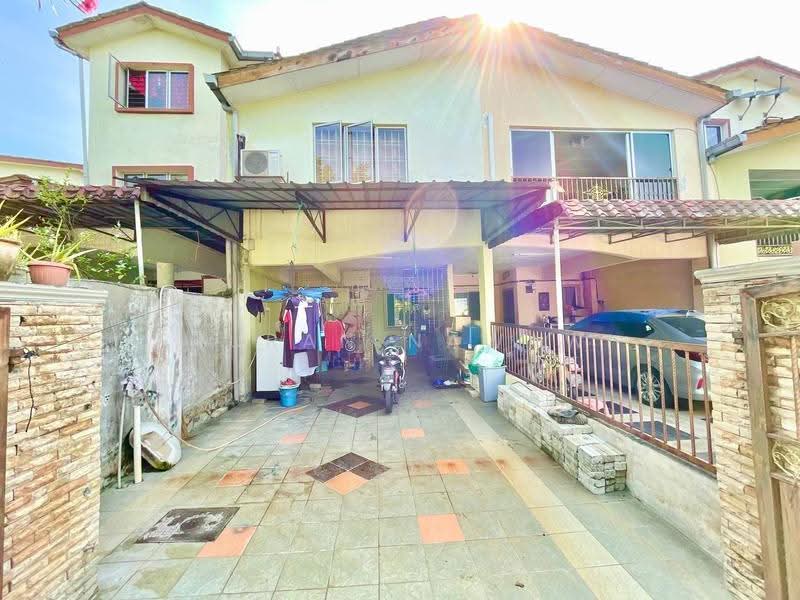 3-storey Terraced House for Sale in Batu Caves (Selangor) - Fauran Nawawi - PropertyGuru.com.my