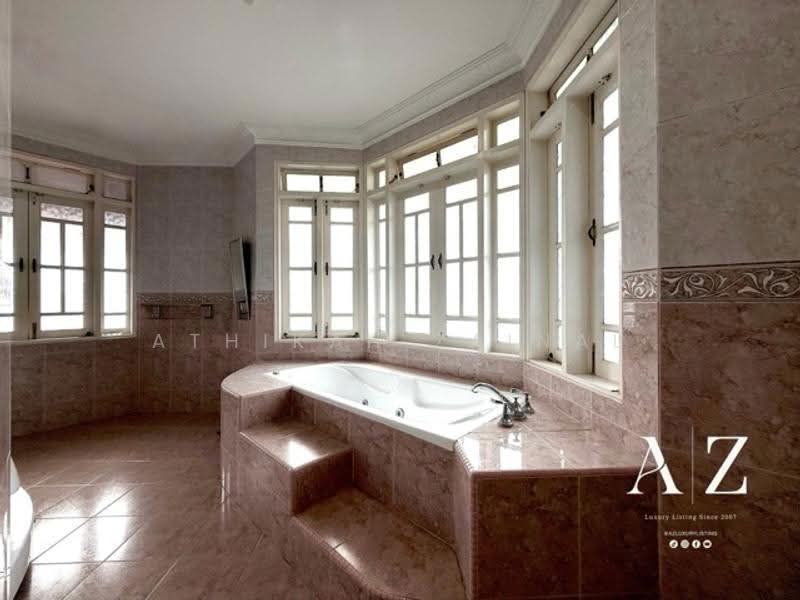 Rumah Banglo untuk Dijual di Taman Tun Dr Ismail (Kuala Lumpur) - Athikah Zainal - Bathroom - PropertyGuru.com.my