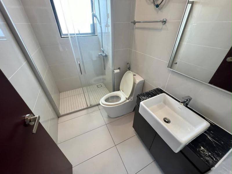 Condominium for Rent at Kings Bay @ Country Garden Danga Bay - Ck Leow - Bathroom - PropertyGuru.com.my