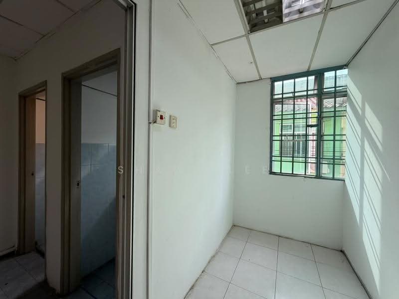 Shop for Rent in Taman Seri Orkid (Skudai) - Shawn Lee - Interior - PropertyGuru.com.my