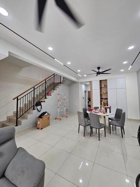 Rumah Teres 2-Tingkat untuk Dijual di Taman Damansara Aliff (Tampoi) - Jack Chai - Living Room - PropertyGuru.com.my