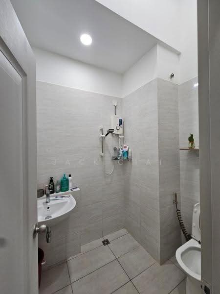 Rumah Teres 2-Tingkat untuk Dijual di Taman Damansara Aliff (Tampoi) - Jack Chai - Bathroom - PropertyGuru.com.my