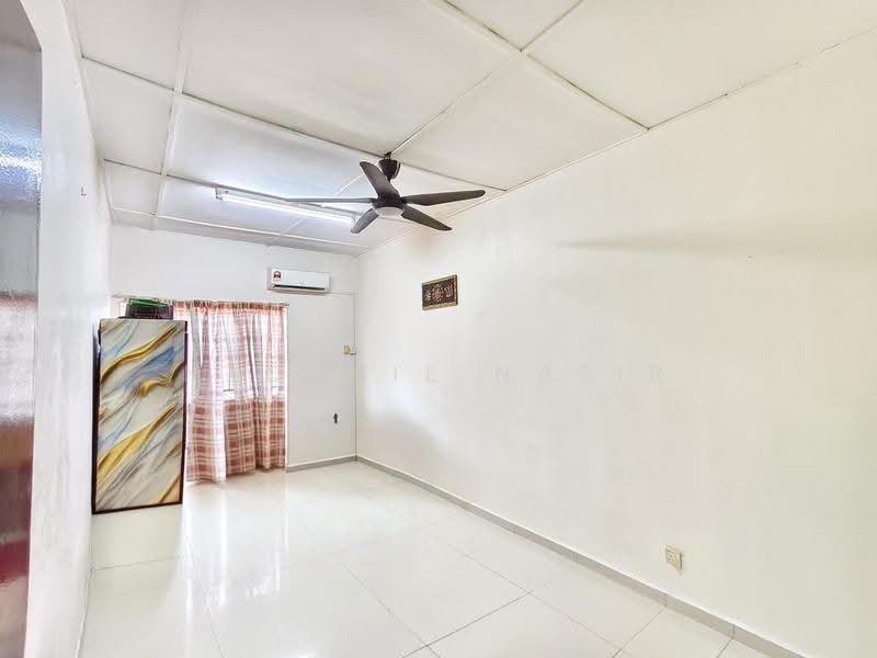 Rumah Teres 2-Tingkat untuk Dijual di Taman Suria Jaya (Cheras) - Nadzmie Nasir - Living Room - PropertyGuru.com.my