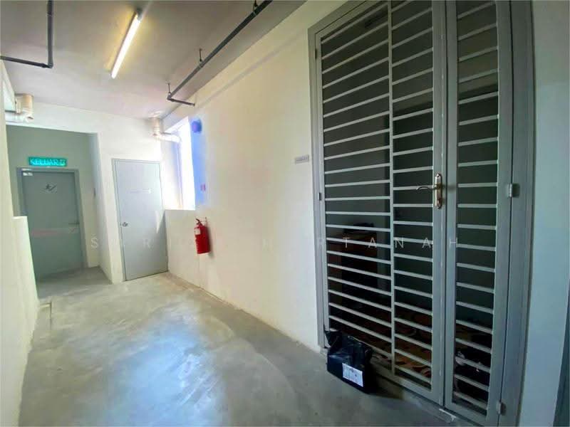 Apartment for Rent at Kemuning Idaman - Sariza Hartanah - Corridor - PropertyGuru.com.my