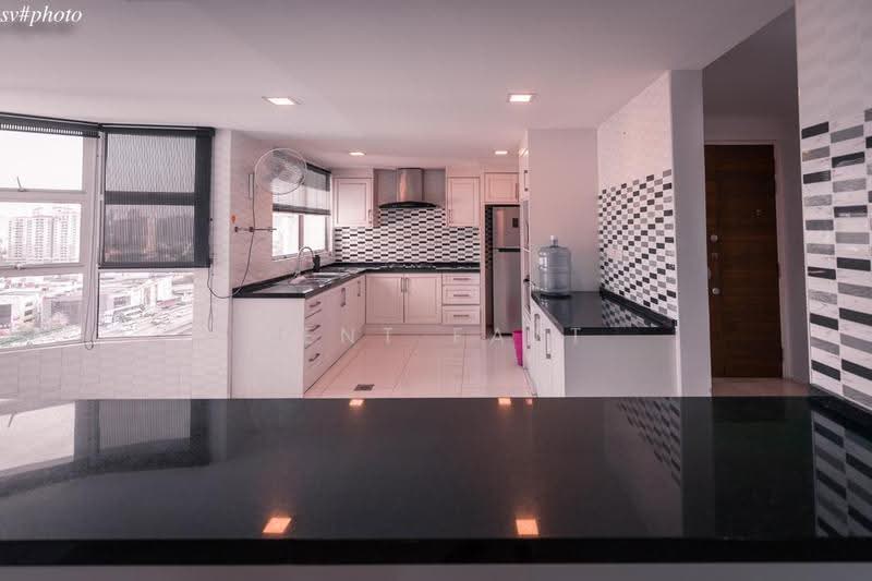 Condominium for Sale at Impiana On The Waterfront Condominium - Kent Fatt - Kitchen - PropertyGuru.com.my