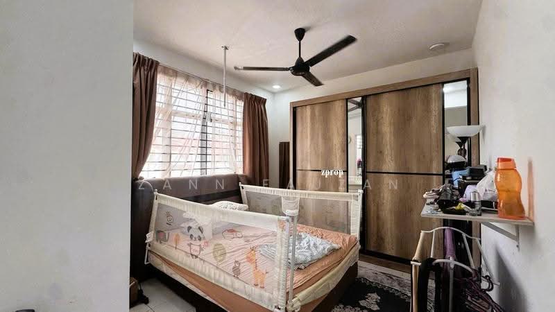 2-storey Terraced House for Sale in Bandar Bukit Beruntung (Bukit Beruntung) - Zann Fauzan - Bedroom - PropertyGuru.com.my