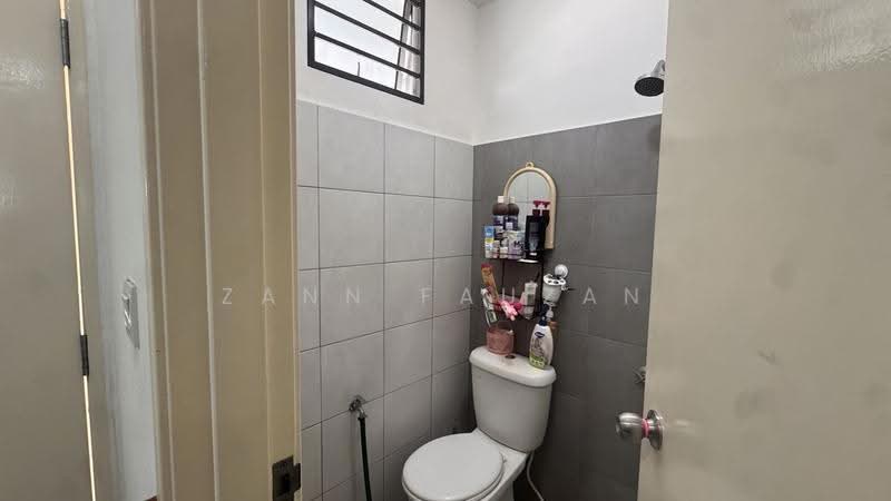 2-storey Terraced House for Sale in Bandar Bukit Beruntung (Bukit Beruntung) - Zann Fauzan - Bathroom - PropertyGuru.com.my