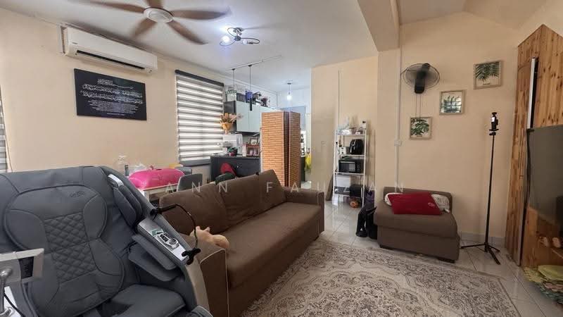 2-storey Terraced House for Sale in Bandar Bukit Beruntung (Bukit Beruntung) - Zann Fauzan - Living Room - PropertyGuru.com.my